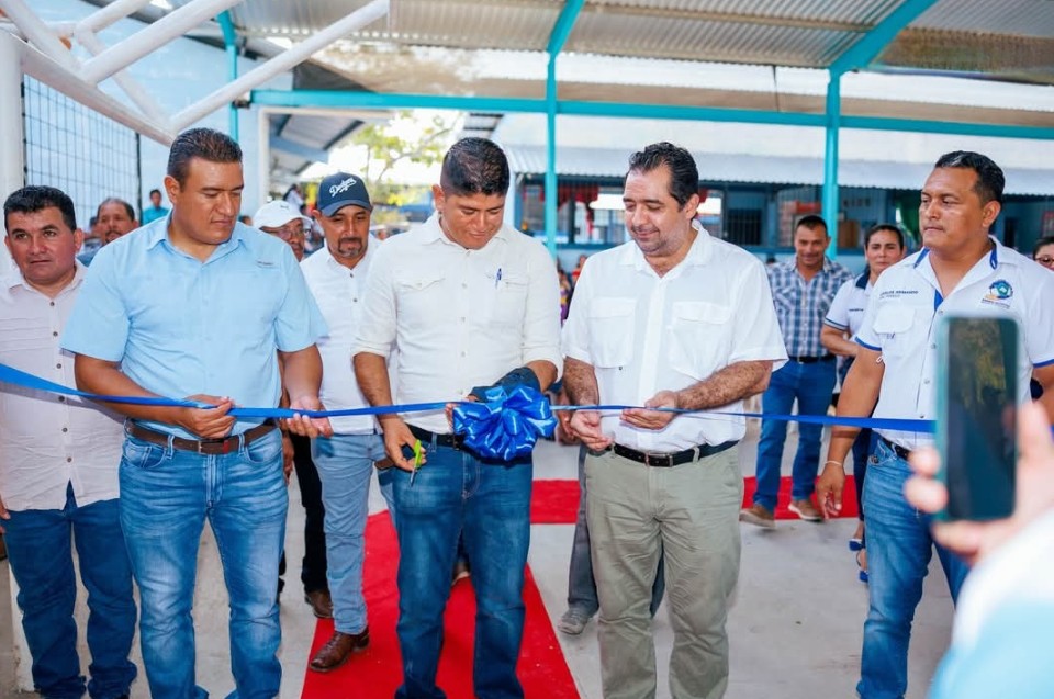 Inauguran proyecto de mejoramiento de sistema de agua potable en Melchor de Mencos