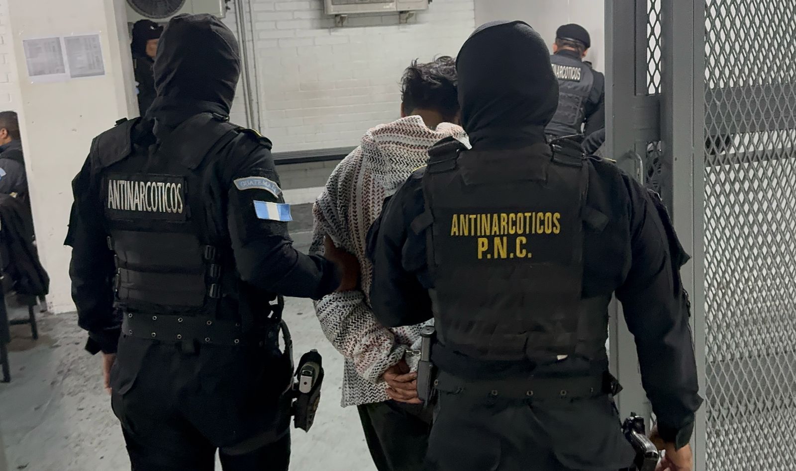 PNC captura  a 10 distribuidores de droga y decomisan más de Q75 mil