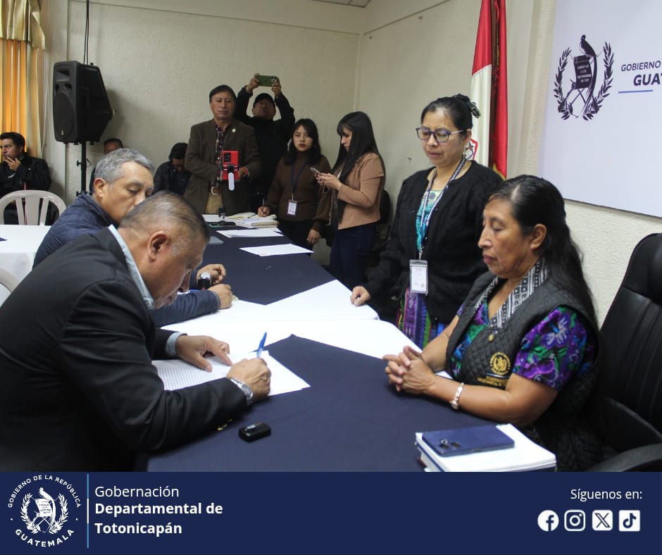 Gobierno refuerza compromiso con el desarrollo de San Cristóbal Totonicapán