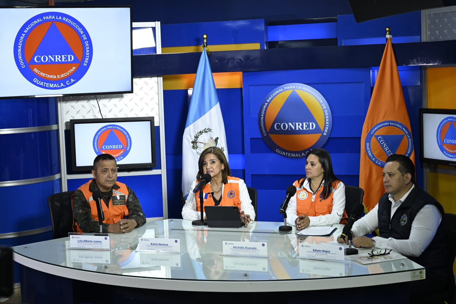 Sistema Conred ha evacuado a más de 500 personas por actividad del volcán de Fuego