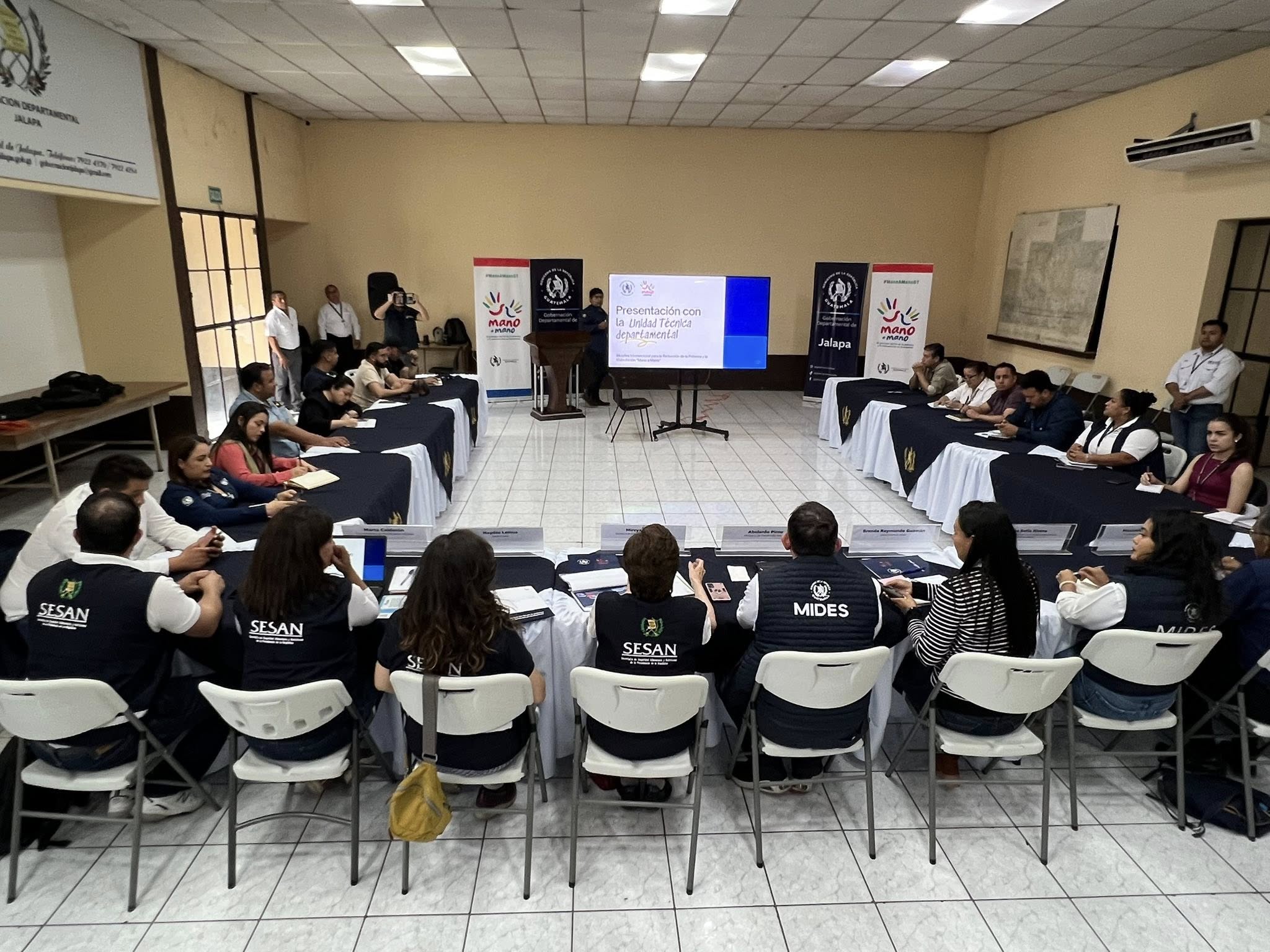 Fortalecen trabajo articulado del Estado en Jalapa con la presentación del programa Mano a Mano