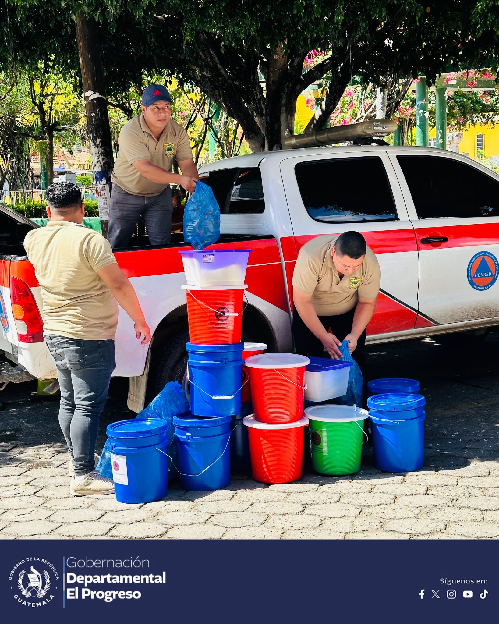 Entregan ayuda humanitaria a familias afectadas por incendio estructural en Sansare