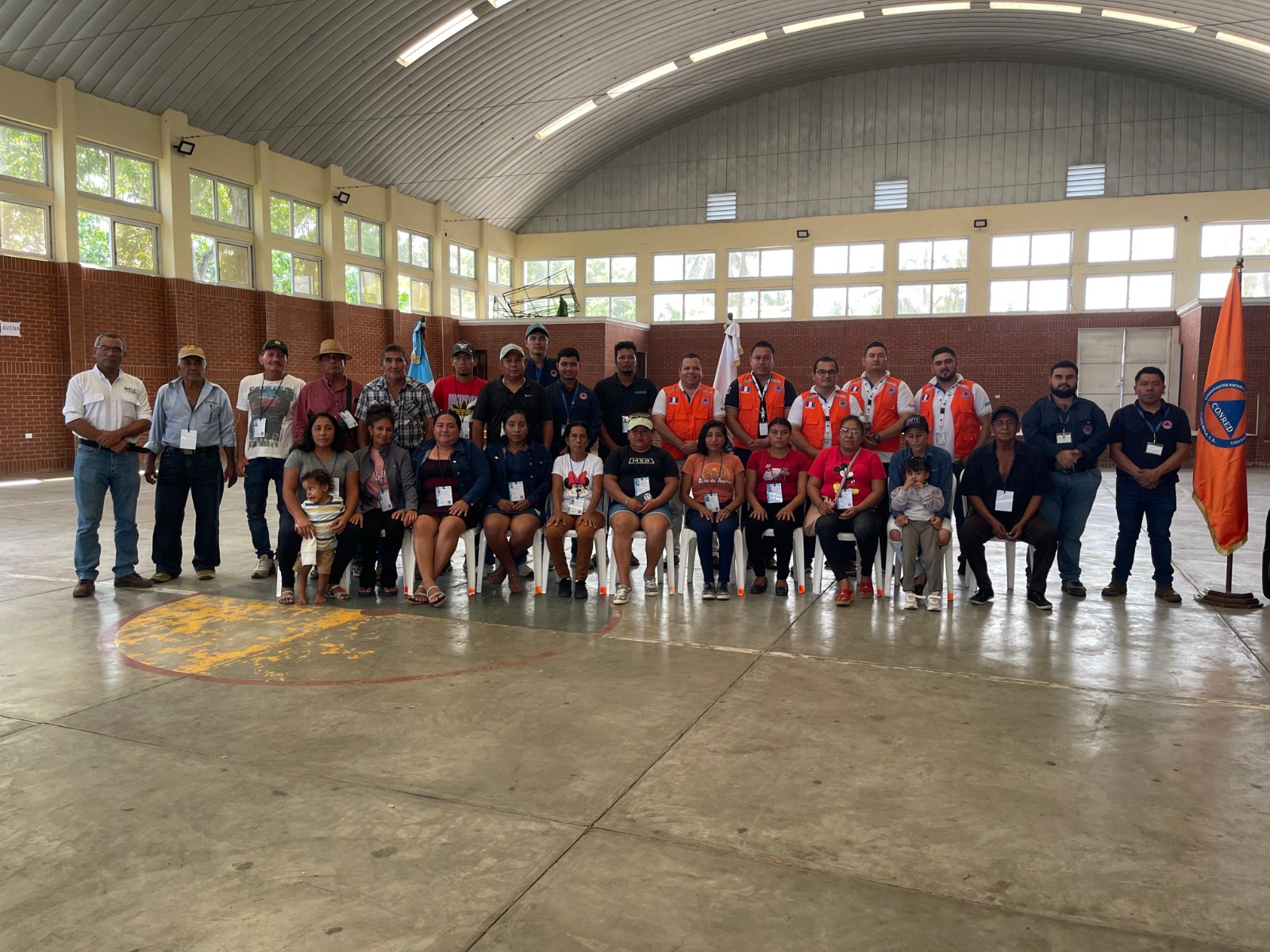 Acreditan a coordinadoras locales para la reducción de desastres en Iztapa, Escuintla
