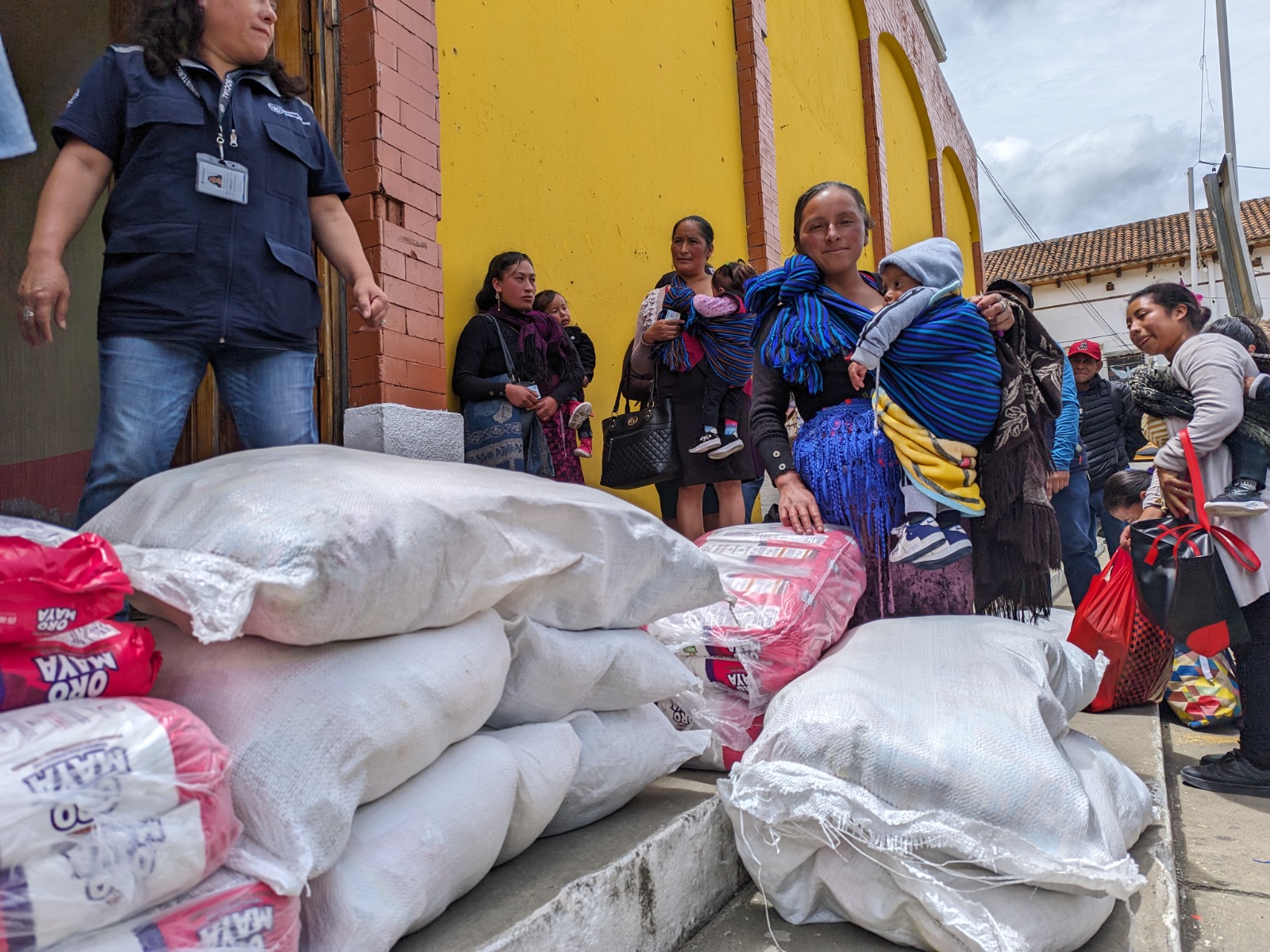 Entregan asistencia alimentaria a familias con niños en condiciones de desnutrición en Huehuetenango