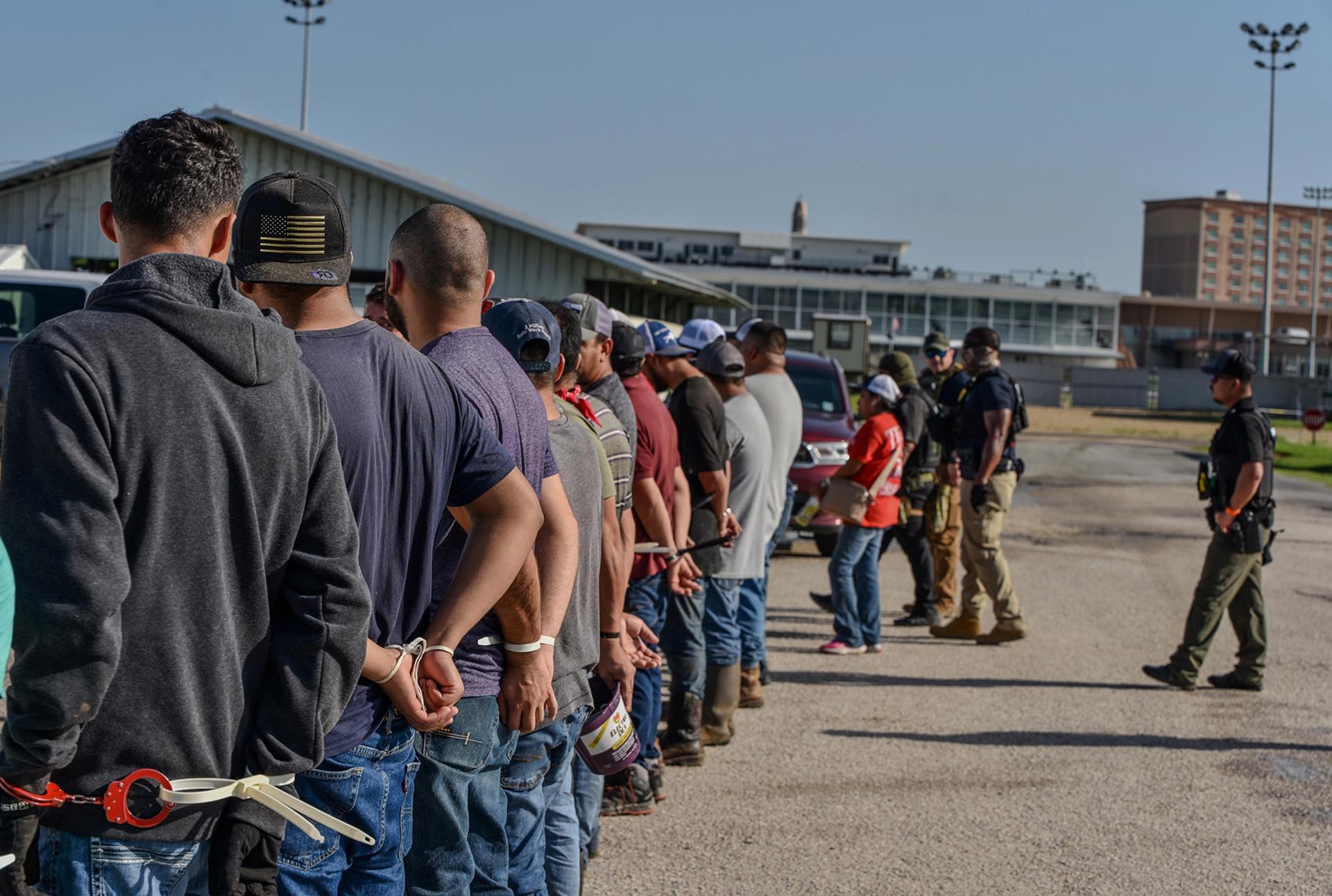 Gobierno de EE. UU. multará con casi mil dólares por día a migrantes que incumplan orden de deportación