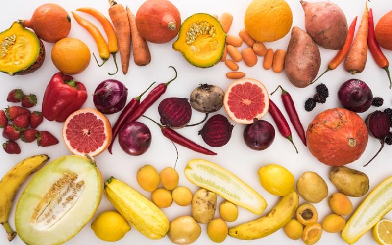 Para fortalecer el sistema inmune y prevenir enfermedades respiratorias es importante consumir frutas y verduras.