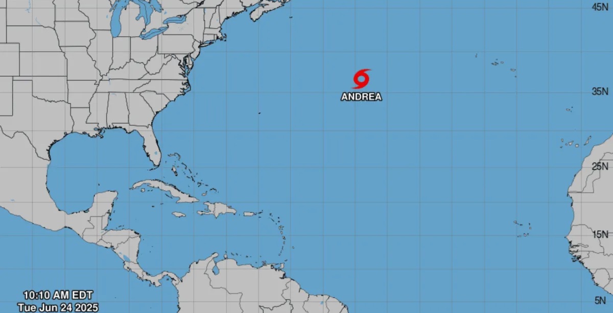 La tormenta tropical Andrea, en el Atlántico, será un fenómeno de corta duración, pues se espera que se disipe mañana por la noche.