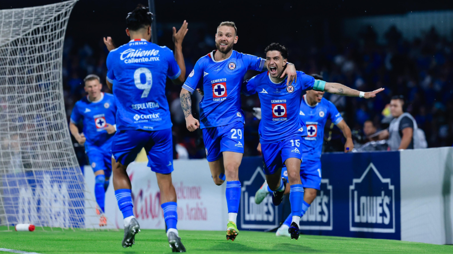 Cruz Azul humilla al Vancouver y se proclama campeón de la Concacaf Champions Cup