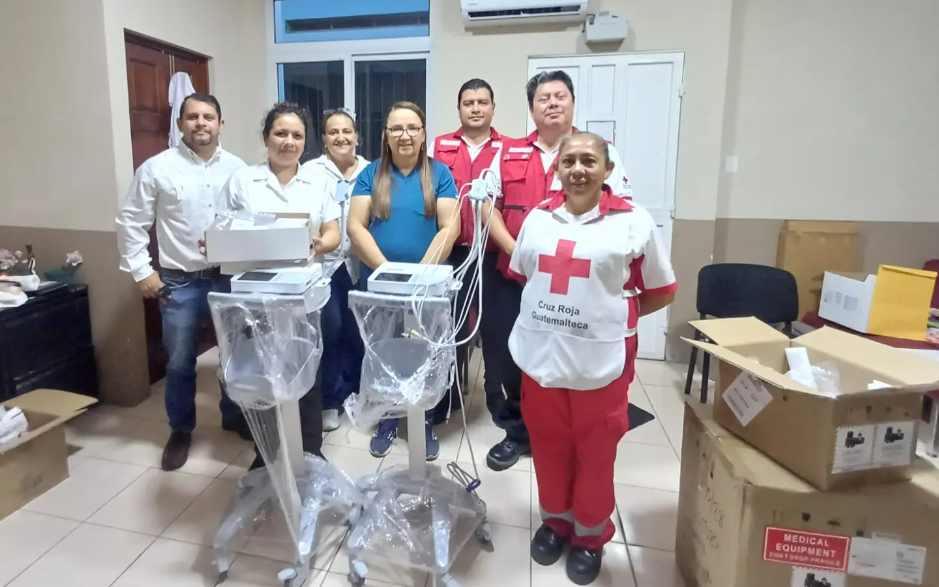 Centro de Salud de Coatepeque recibe nuevos electrocardiógrafos para brindar diagnósticos oportunos