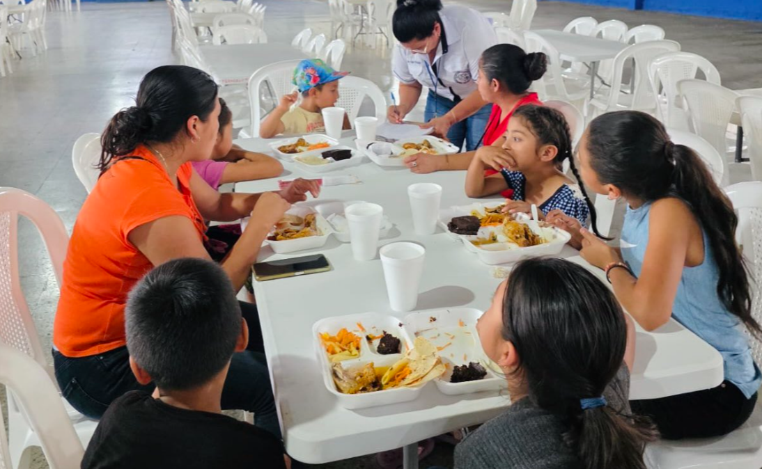 Mides instala un comedor social móvil en albergue./Foto: Mides.