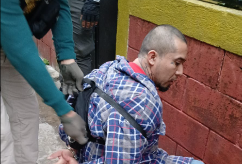 Cae alias “Slow”, presunto sicario del Barrio 18, tras operativo en Chinautla