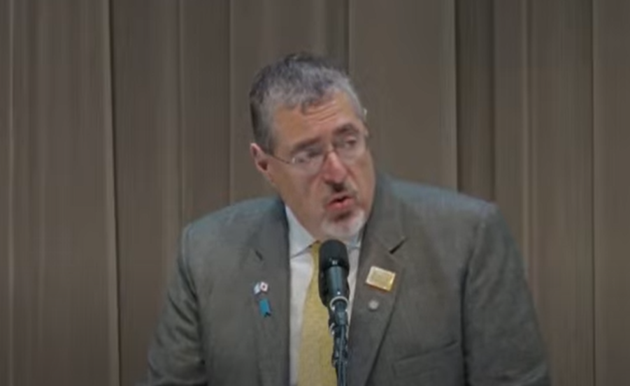 Presidente Arévalo destaca la labor de quienes impulsan la cultura guatemalteca durante su discurso en la Expo Osaka 2025./Foto: SCSPR.