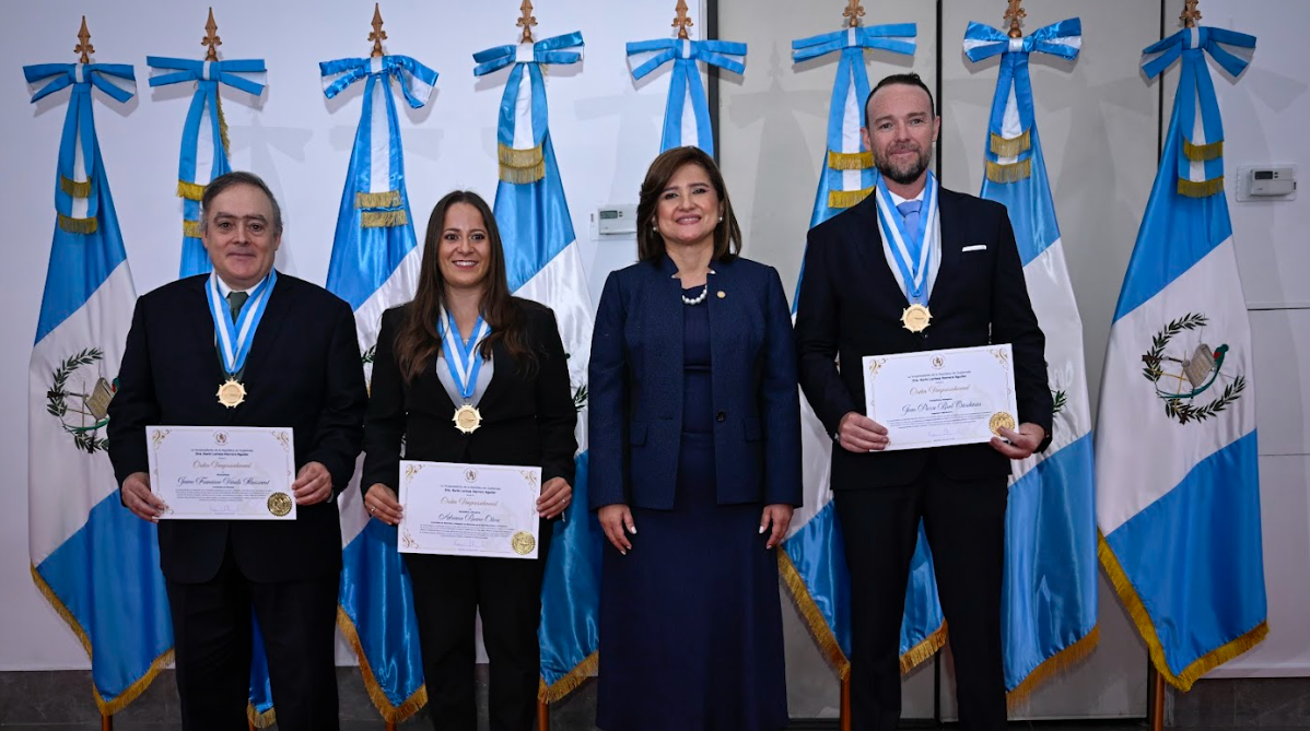 Adriana Ruano, Jean Pierre Brol y Jaime Viñals condecorados con la Orden Vicepresidencial