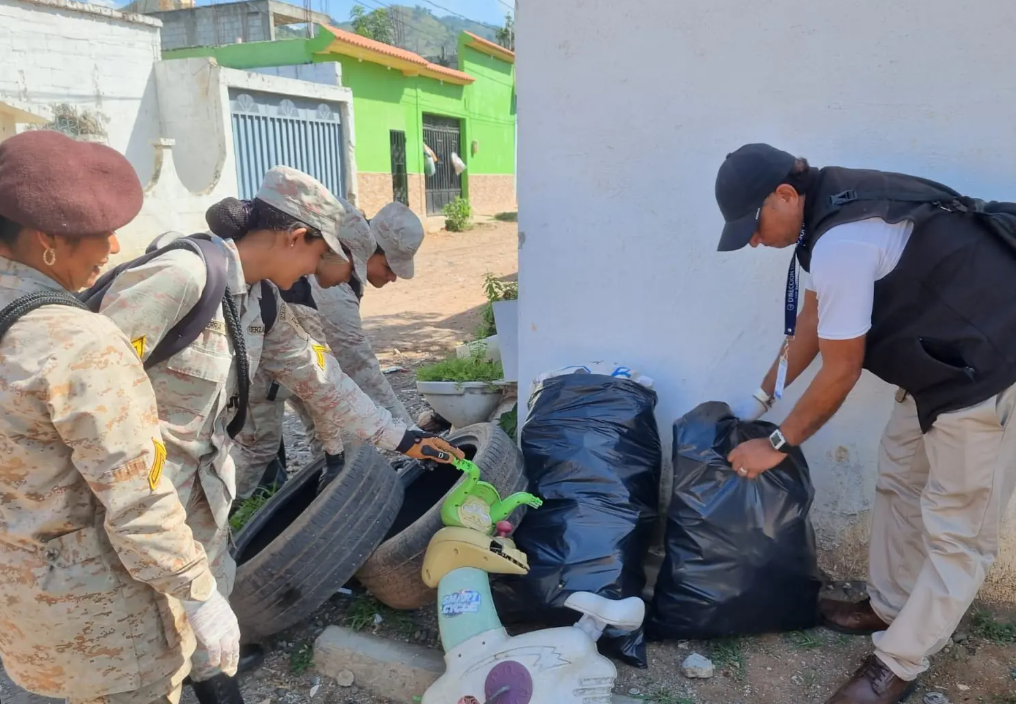 Ministerio de Salud impulsa jornadas de retiro de chatarra en Jutiapa para la prevención del dengue. (Foto: MSPAS)