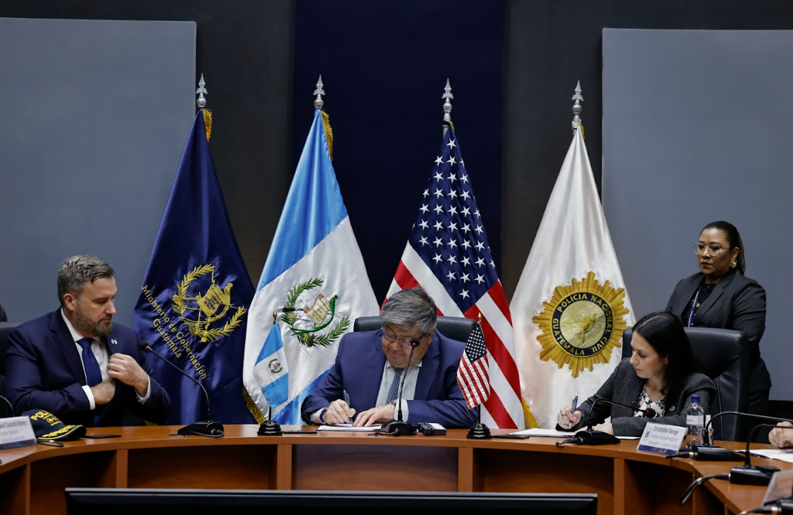 Estados Unidos y Guatemala firman acuerdo para la Fuerza de Tarea SAFE