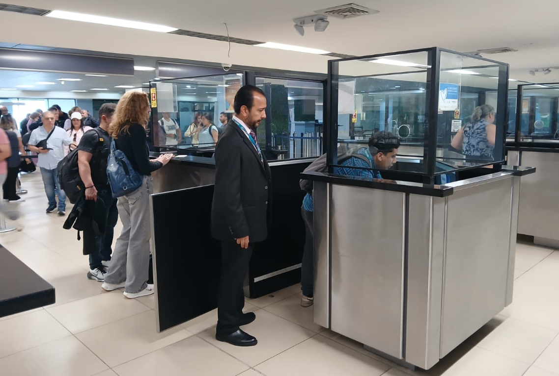 República de China (Taiwán) dona mobiliario para el área de migración del AILA