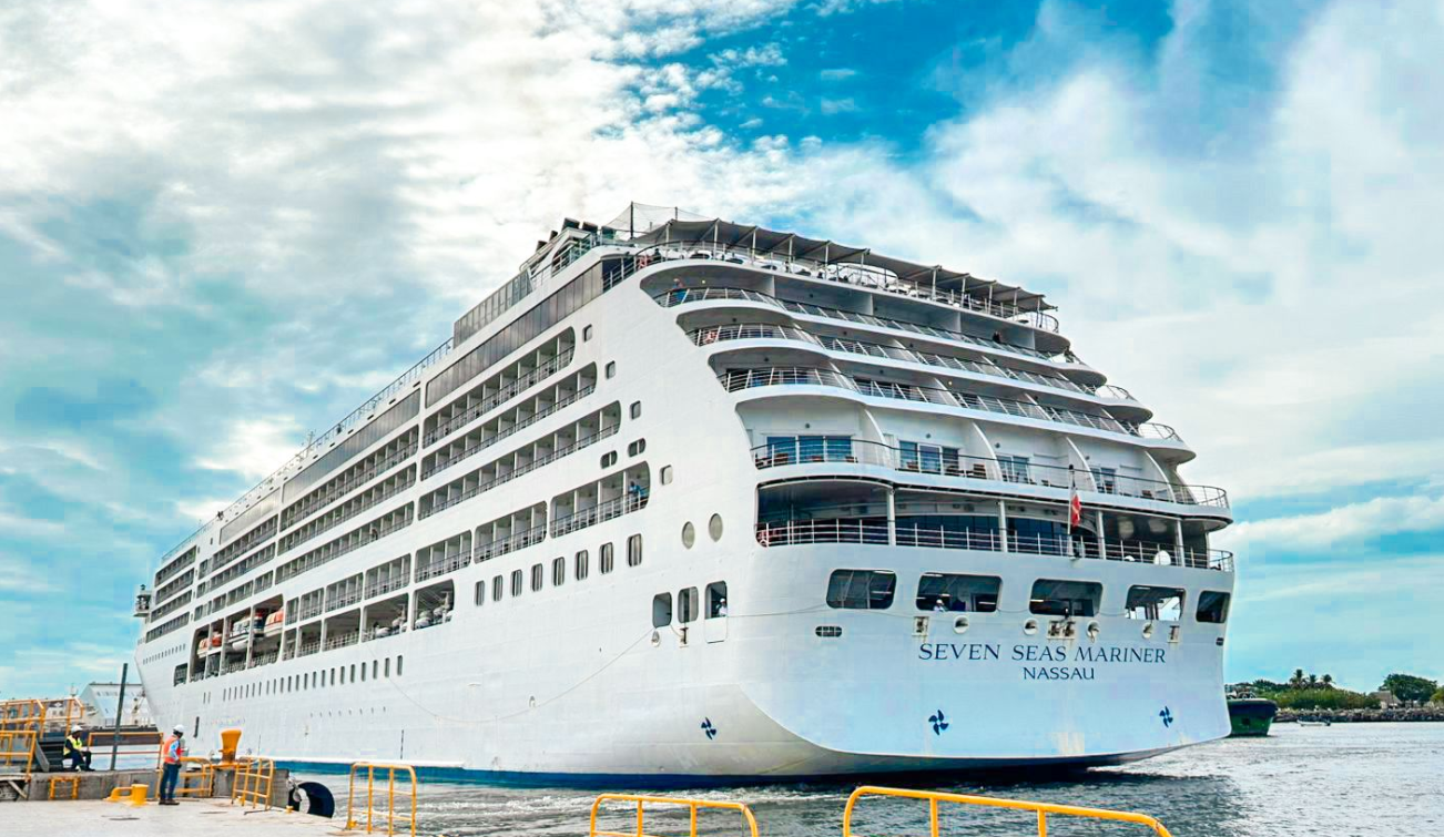 Puerto Quetzal recibe al crucero Seven Seas Mariner