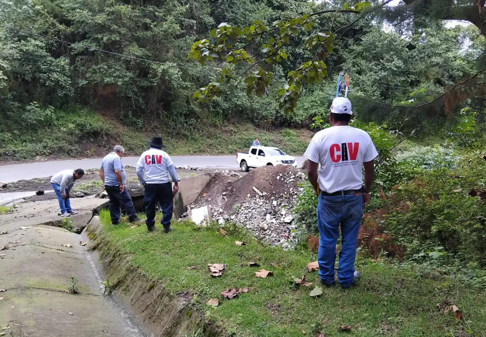 La DGAC atendió la emergencia en el tramo San José Calderas, La Soledad, jurisdicción de Chimaltenango. (Foto: CIV)