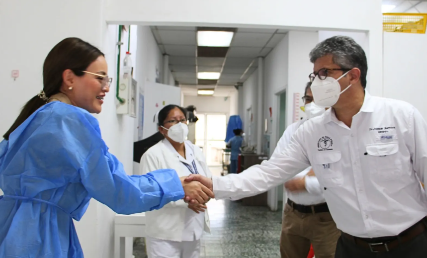 Autoridades del Ministerio de Salud supervisaron hospitales de occidente. (Foto: MSPAS)