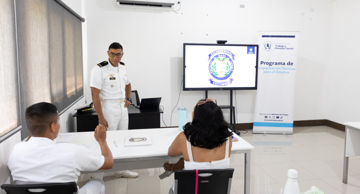 Mintrab brinda becas para curso de marino mercante para mejorar empleabilidad joven