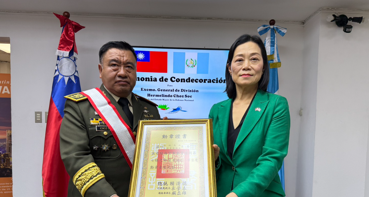 República de China (Taiwán) condecora a jefe del Estado Mayor del Ejército de Guatemala