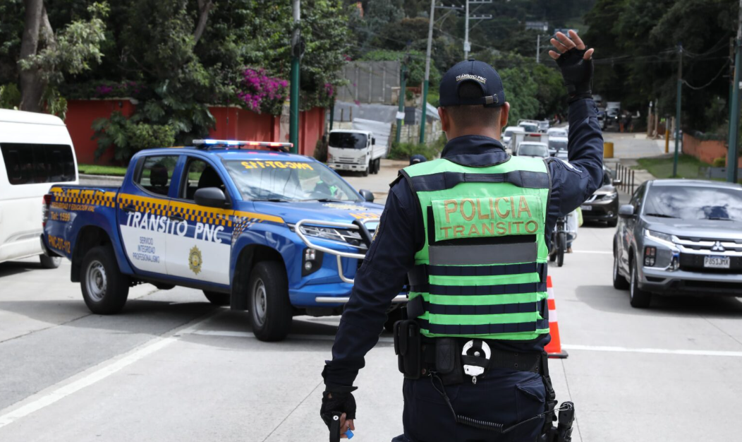Las autoridades recomiendan a la ciudadanía tomar las previsiones necesarias y realizar los trámites con anticipación. / Foto: DT-PNC
