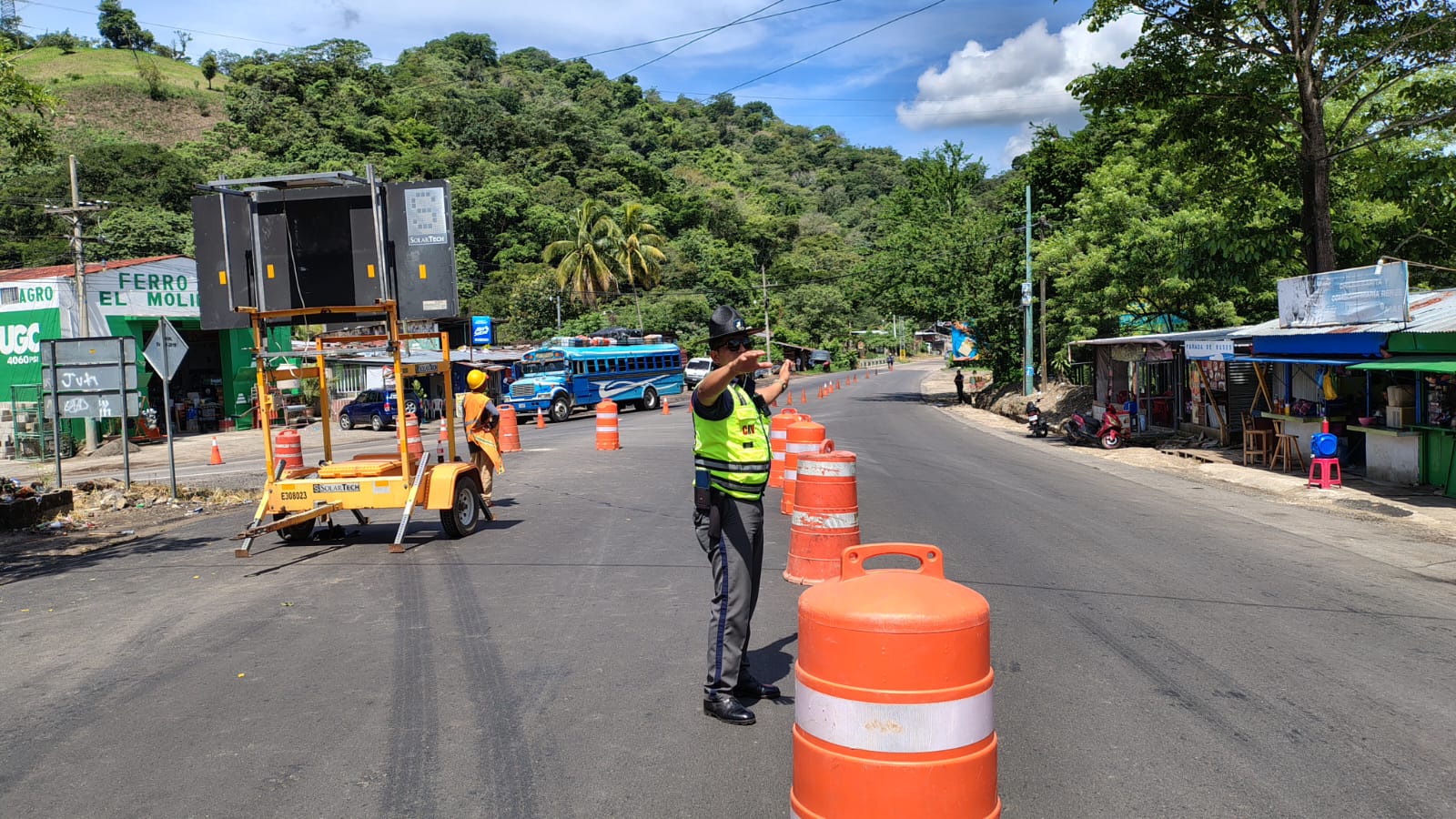 Microbús accidentado que transportaba turistas en Petén no cuenta con registro