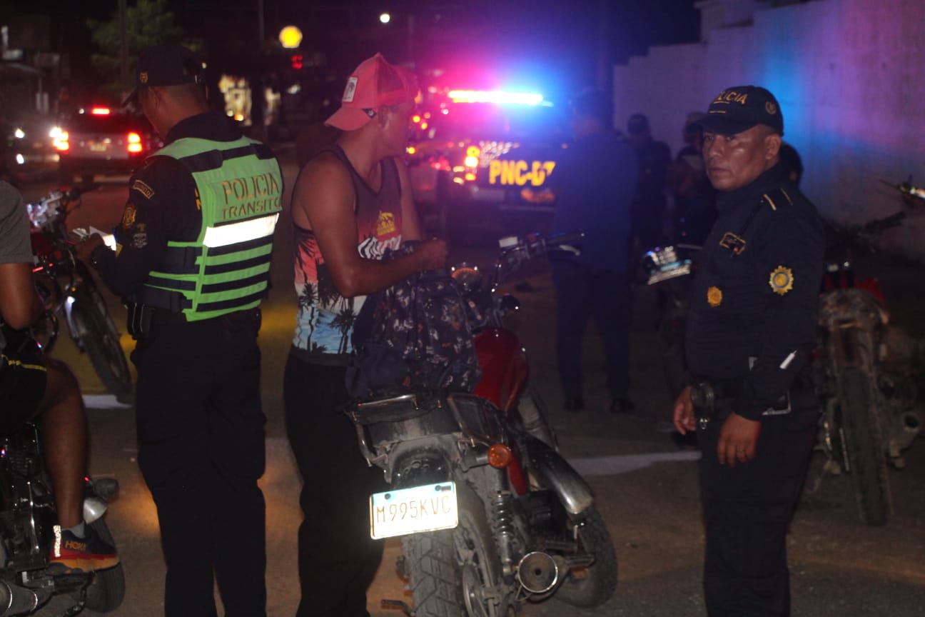 PNC realiza operativos contra carreras clandestinas en Petén. (Foto: PNC)