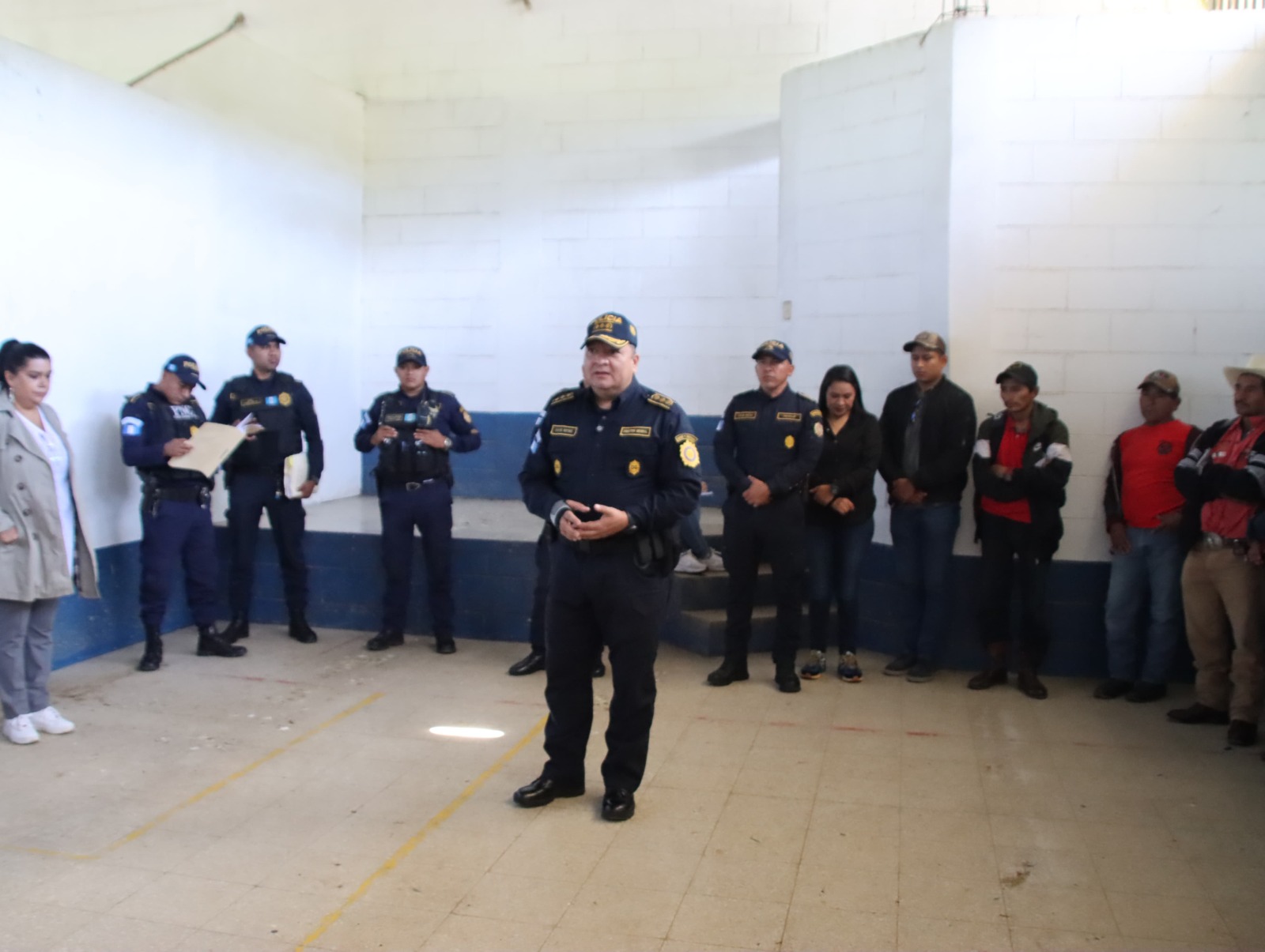 El Director General, David Estuardo Custodio Boteo, realizó una visita oficial a varias comunidades de San Pedro Pinula, Jalapa. / Foto: PNC