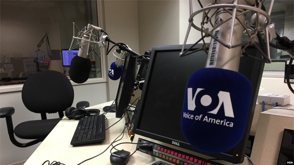 La emisora de radio estatal La Voz de América sufre una drástica reducción de personal con la orden de despidos que ordenó el gobierno de Danald Trump.