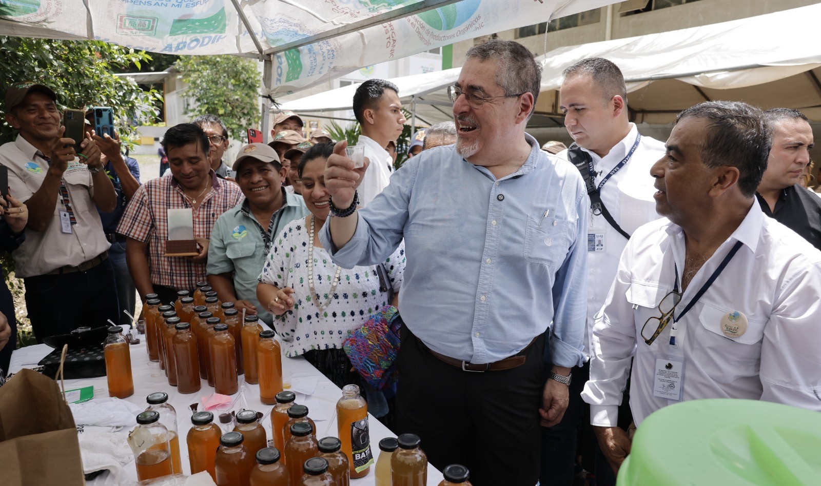 Presidente Arévalo participa en inauguración de planta procesadora de cacao