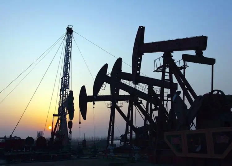 El petróleo de Texas sube un 4.28 % después de que Trump pidiera a Irán que se rinda