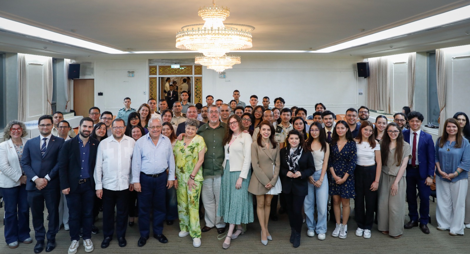 Presidente Arévalo se reunió con becarios guatemaltecos en la República de China (Taiwán)&nbsp;&nbsp;