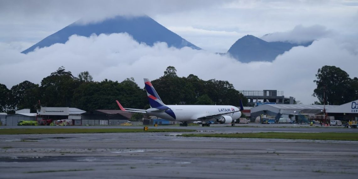 Vuelos operan con normalidad durante corte parcial de energía en el aeropuerto La Aurora
