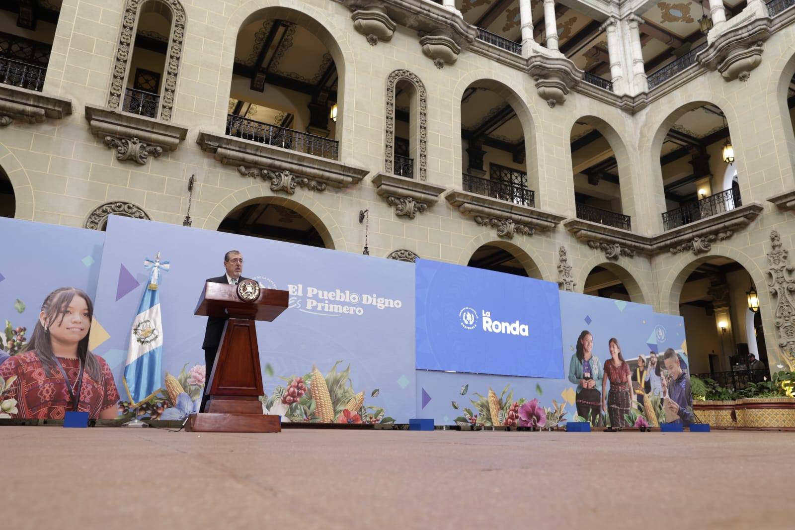 Presidente Arévalo: “No vamos a doblegarnos ante las amenazas de una minoría de maestros”