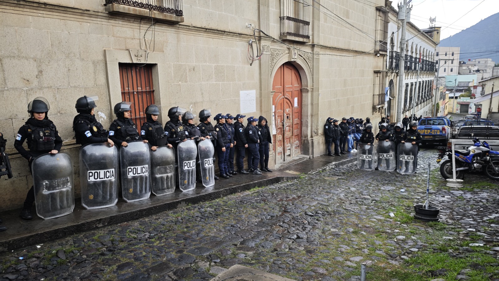 Requisa en Centro Preventivo para Mujeres de Quetzaltenango. / Foto: / PNC.