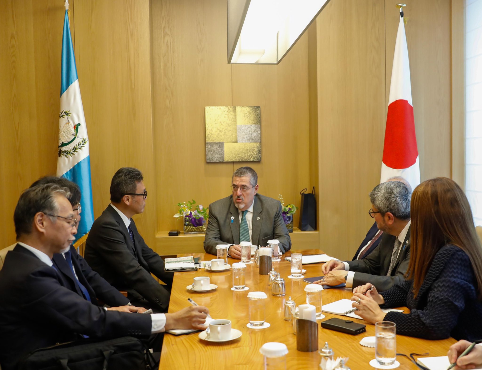 Presidente Arévalo se reúne con el presidente del Grupo Yazaki