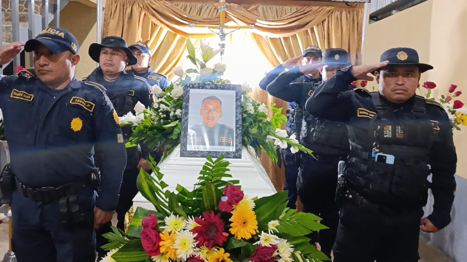 Rinden homenaje a agente de PNC fallecido en cumplimiento del deber en Zacapa