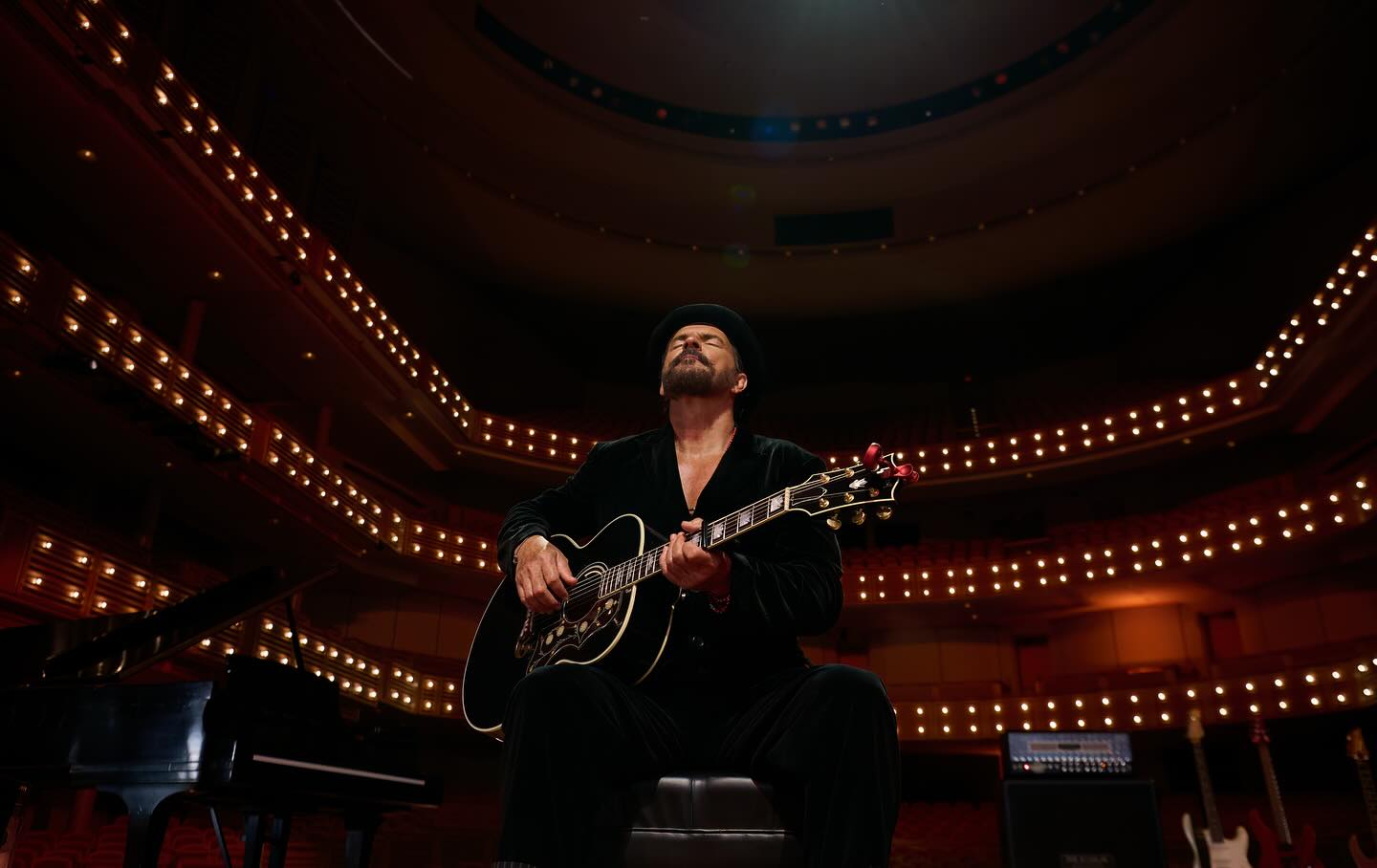 Ricardo Arjona confirma ocho nuevos conciertos en el Teatro Nacional
