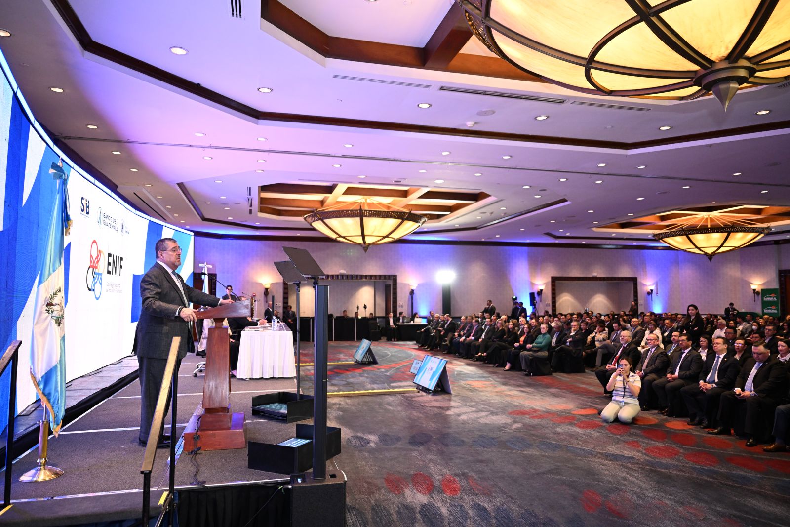 El presidente Bernardo Arévalo, durante la presentación del informe del primer año de la Estrategia Nacional de Inclusión Financiera.
