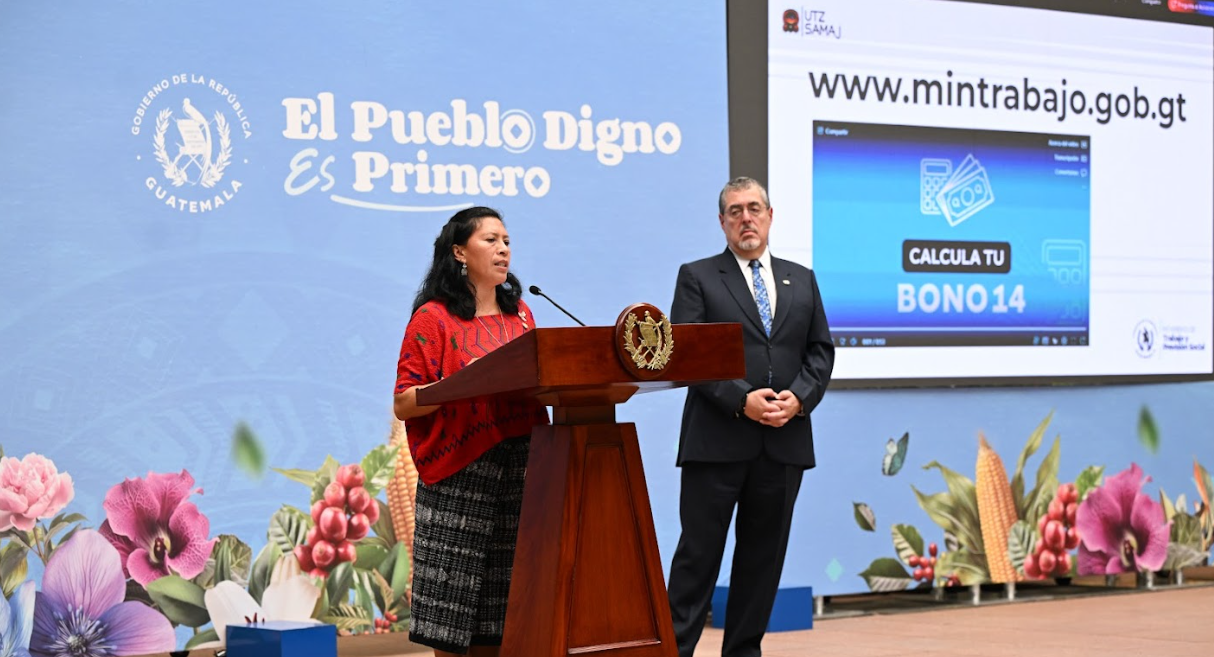 Ministra de trabajo Miriam Roquel, en conferencia de prensa. / Foto: Byron de la Cruz
