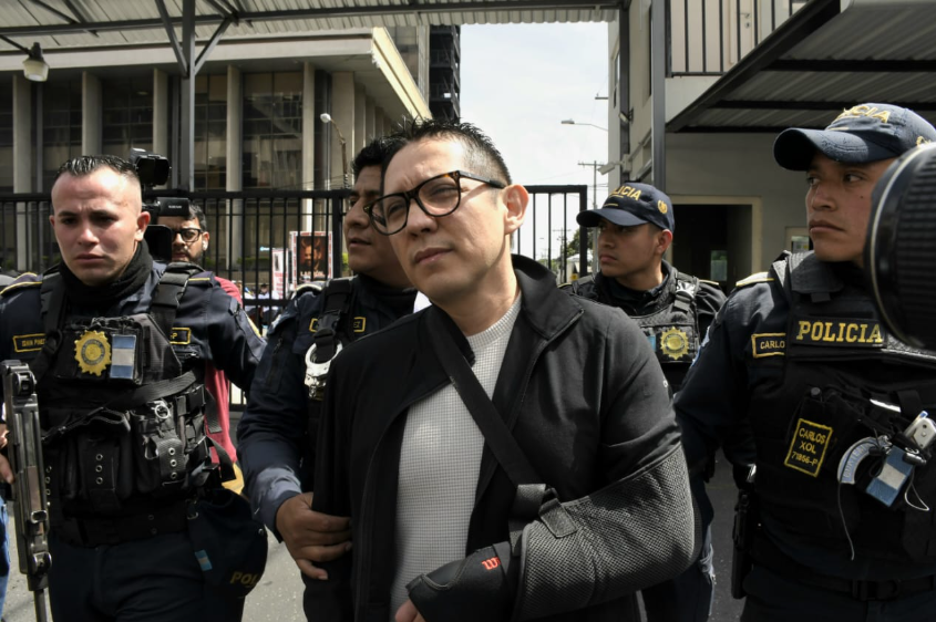 Capturan a Melvin Quijivix, exfuncionario señalado en red de corrupción