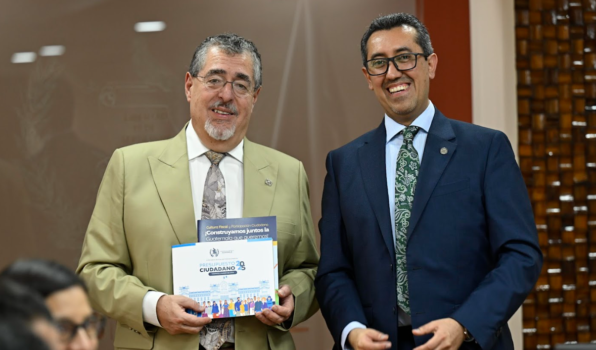 Presidente conoce avances de proyectos del Ministerio de Finanzas Públicas