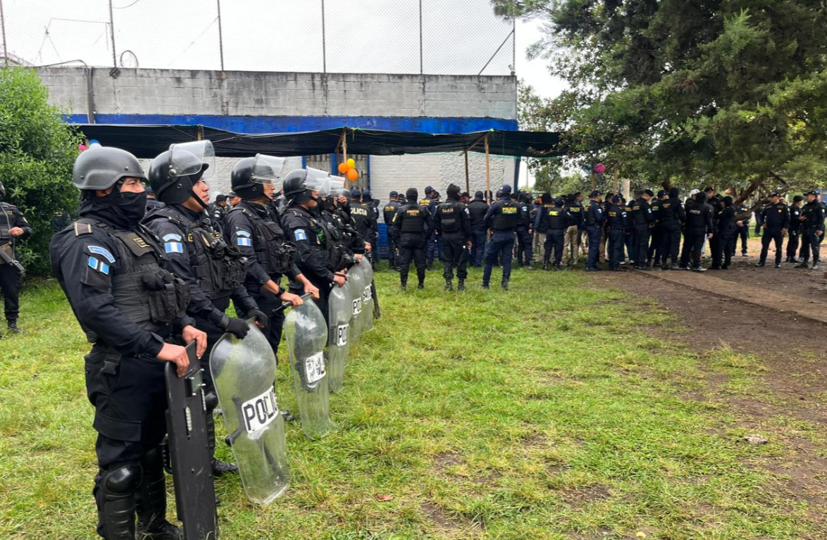 Fuerzas Especiales irrumpen en sectores de Granja Penal Pavón en busca de ilícitos