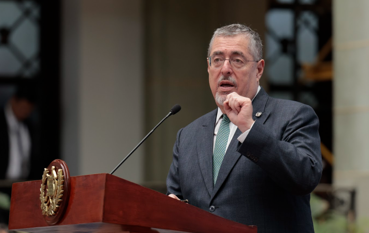 Presidente reitera apoyo a guatemaltecos en EE.UU. ante impuesto a remesas