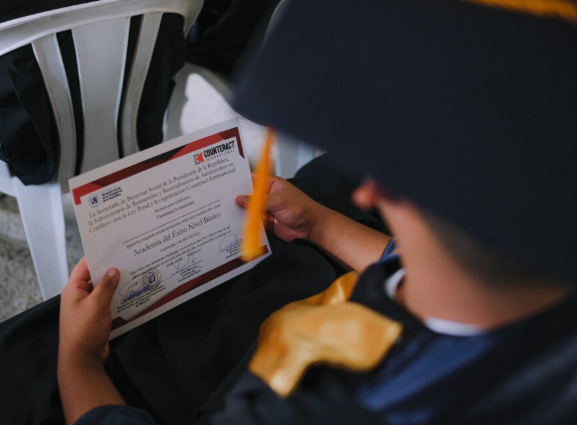 Adolescentes culminan programa formativo de vida de la SBS