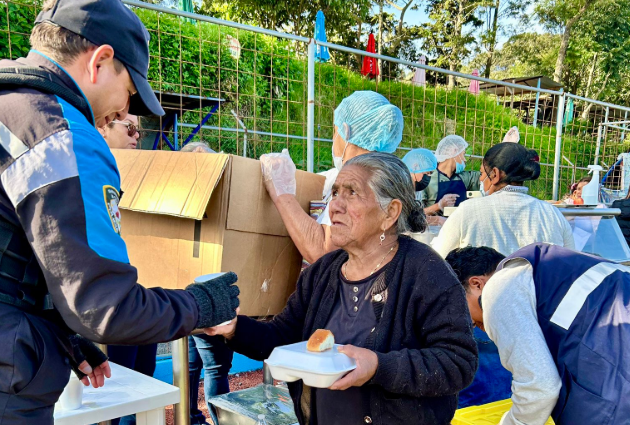 Mides facilita alimentación en momentos de crisis con comedores sociales fijos y móviles./Foto: Mides.