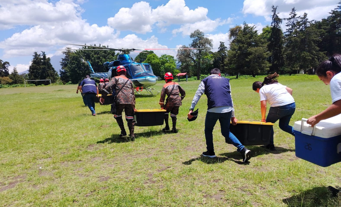 Mides traslada raciones de alimentos por vía aérea. / Foto: Mides.