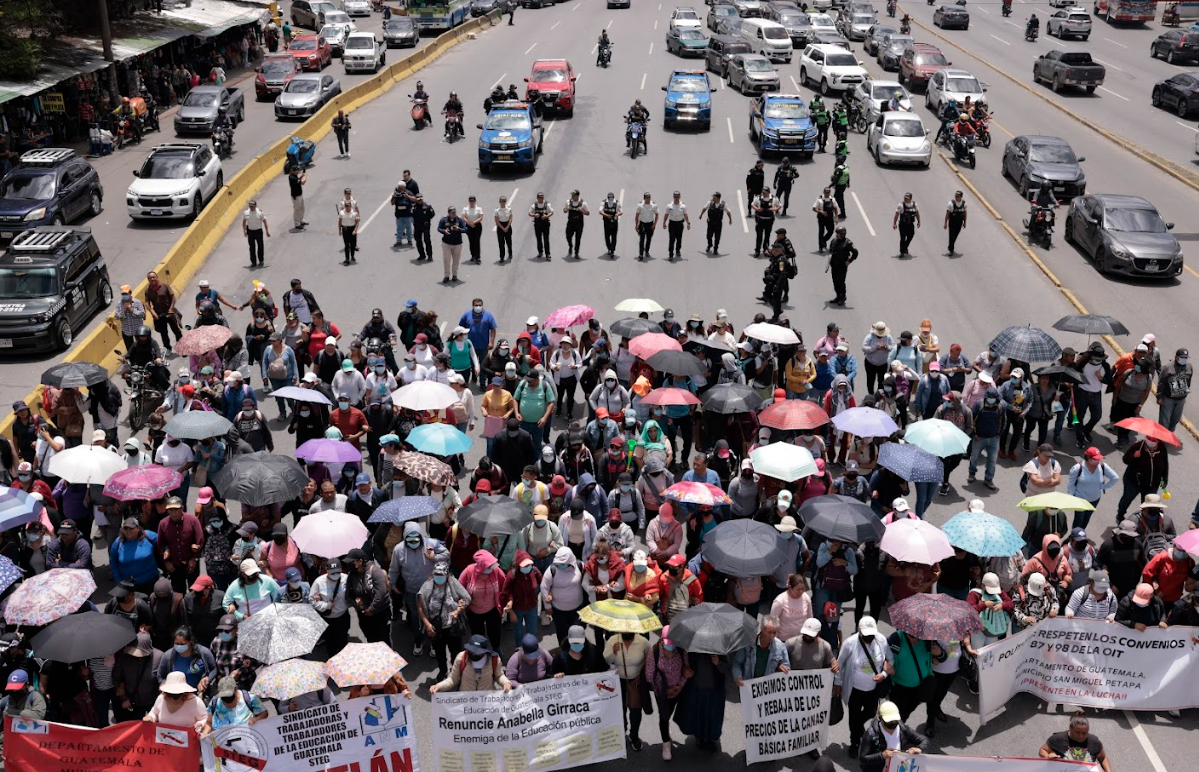 PNC libera todos los bloqueos del país tras diálogo con manifestantes del STEG