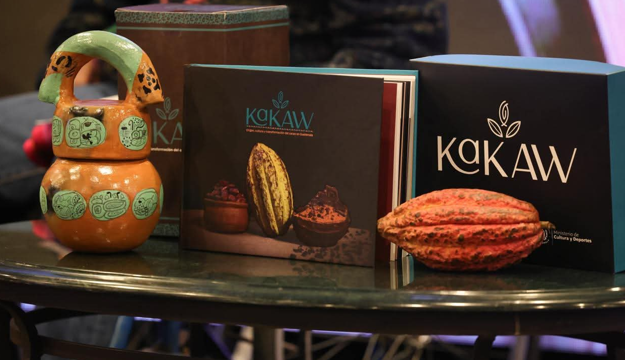 Ministerio de Cultura presenta el libro Kakaw: origen, cultura y transformación del cacao en Guatemala. (Foto: MCD)